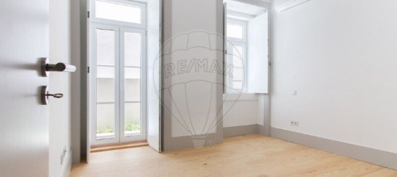 668m² Building in Lisbon, Portugal No. 59173 9