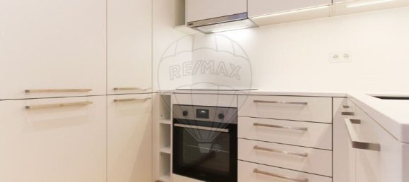 668m² Building in Lisbon, Portugal No. 59173 6