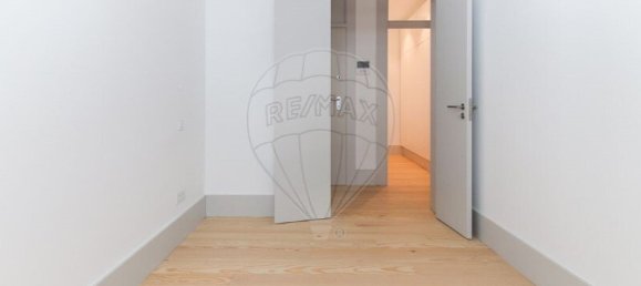 668m² Building in Lisbon, Portugal No. 59173 37