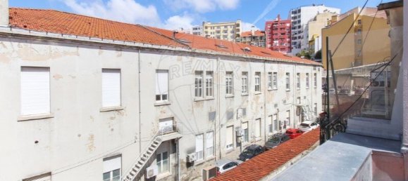 668m² Building in Lisbon, Portugal No. 59173 26