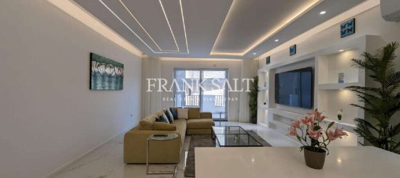 Apartamento de 3 dormitorios en Saint Julian's, Malta No. 2681 2