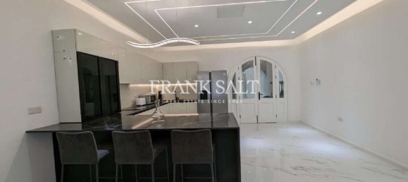 Apartamento de 3 dormitorios en Saint Julian's, Malta No. 2681 4