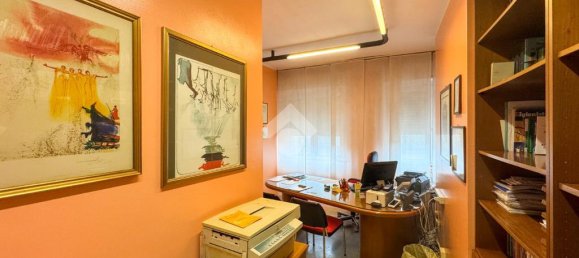 5-Zimmer Büro in Soresina, Italy, Nr. 71399 8