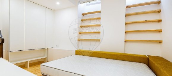 260m² Building in Lisbon, Portugal No. 70095 14