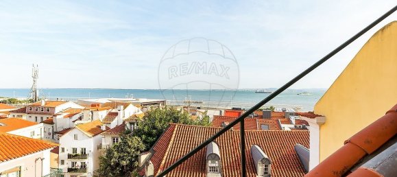 260m² Building in Lisbon, Portugal No. 70095 42