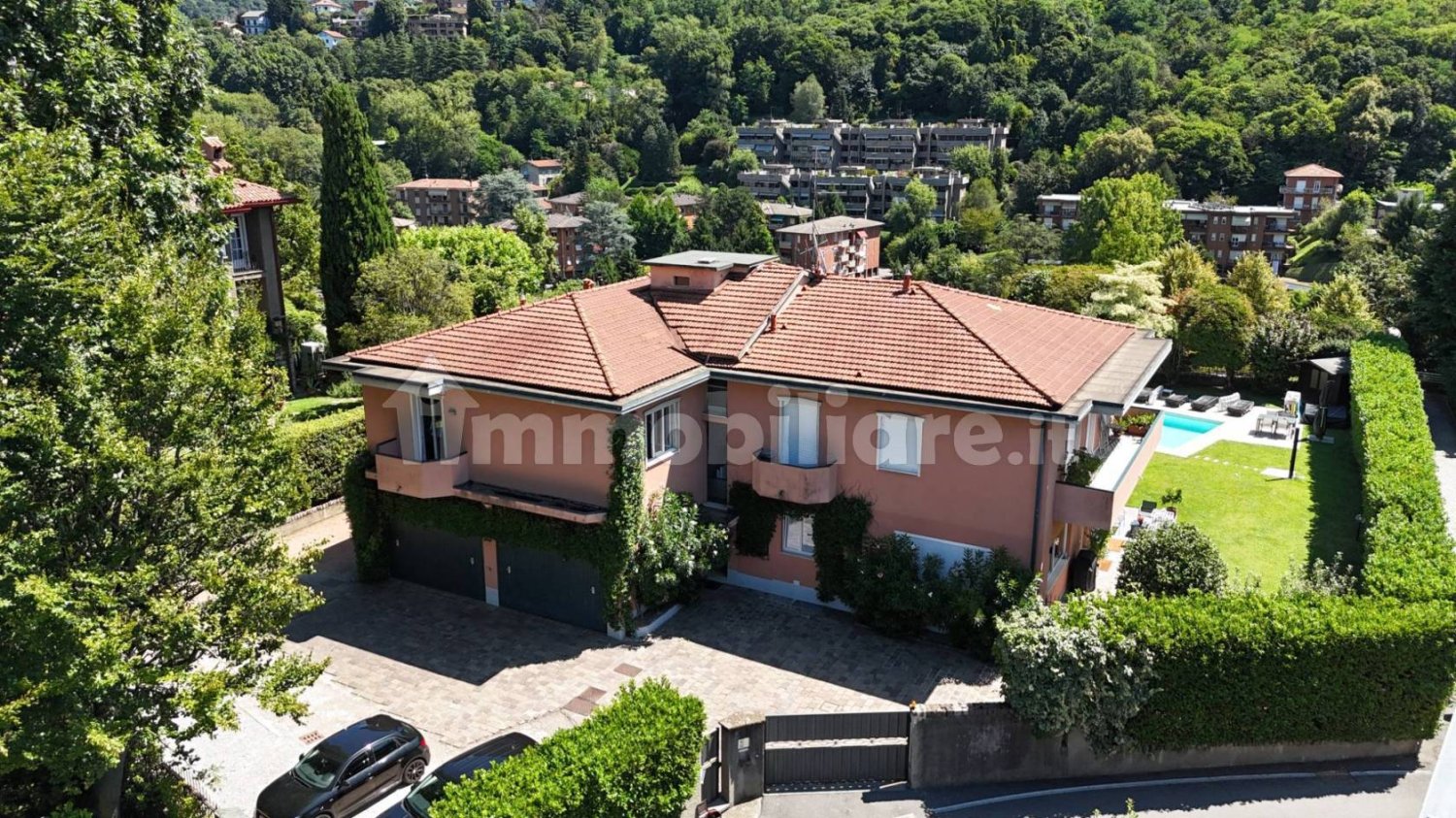 2 bedrooms Apartment in Como, Italy No. 299775