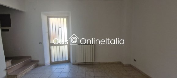 4 rooms House in Prato, Italy No. 261716 3