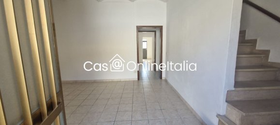 4 rooms House in Prato, Italy No. 261716 2