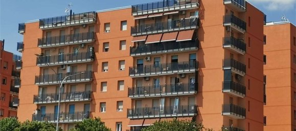 3-salle Appartement à Pioltello, Italy No. 183047 12