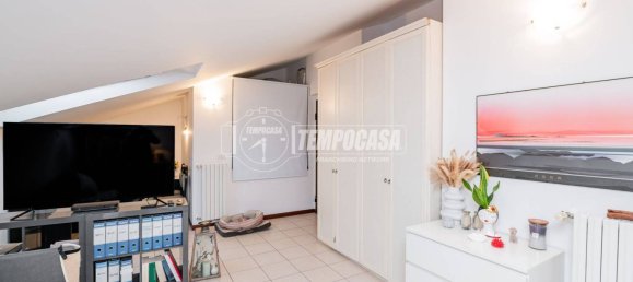 Apartamento de 2 dormitorios en Peschiera Borromeo, Italy No. 22601 11