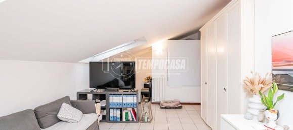 Apartamento de 2 dormitorios en Peschiera Borromeo, Italy No. 22601 10