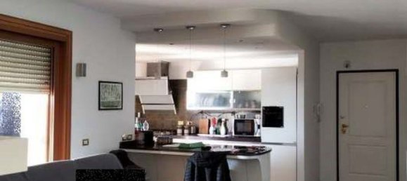 3 rooms Apartment in Rome, Italy No. 71856 16