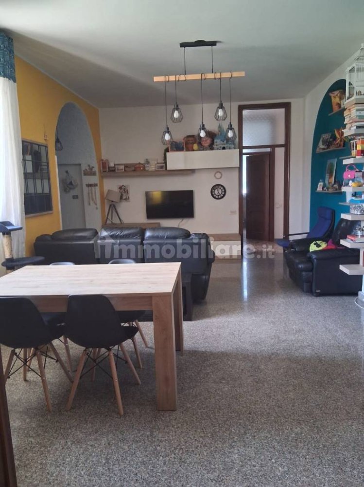 3 bedrooms Apartment in Verano Brianza, Italy No. 285997