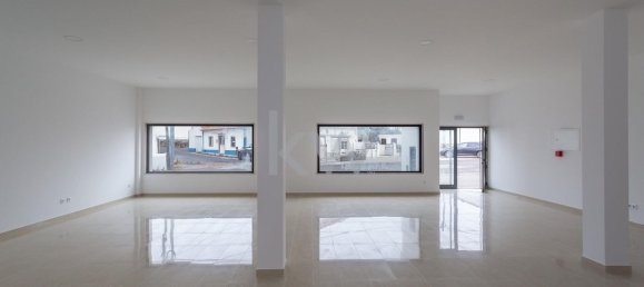 Gewerbliche Immobilie in Mafra, Portugal 185m², Nr. 74971 3