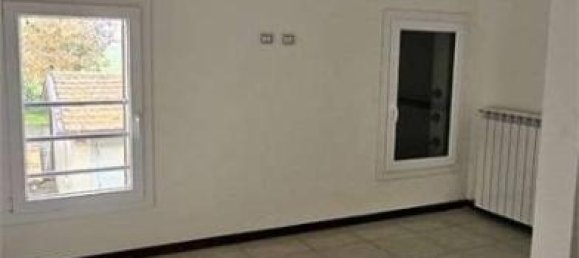 8 rooms House in Medolla, Italy No. 33689 85