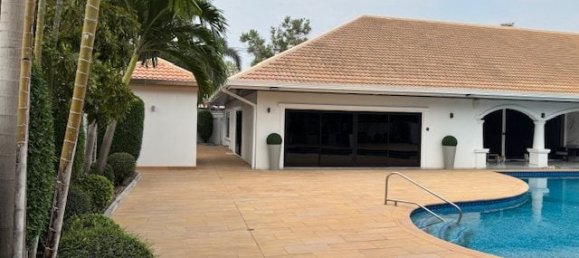 6 bedrooms House in Pattaya, Thailand No. 26914 12