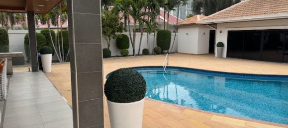 6 bedrooms House in Pattaya, Thailand No. 26914 9