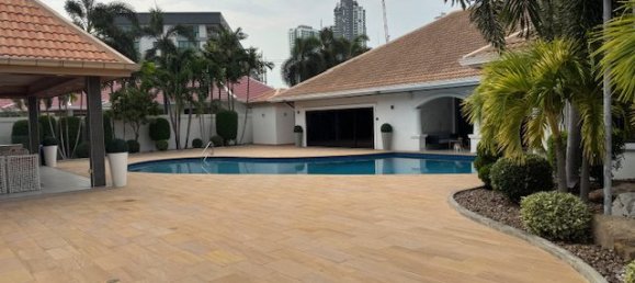 6 bedrooms House in Pattaya, Thailand No. 26914 15