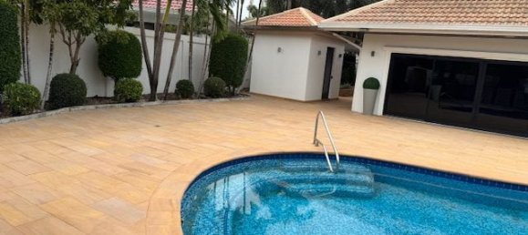 6 bedrooms House in Pattaya, Thailand No. 26914 11