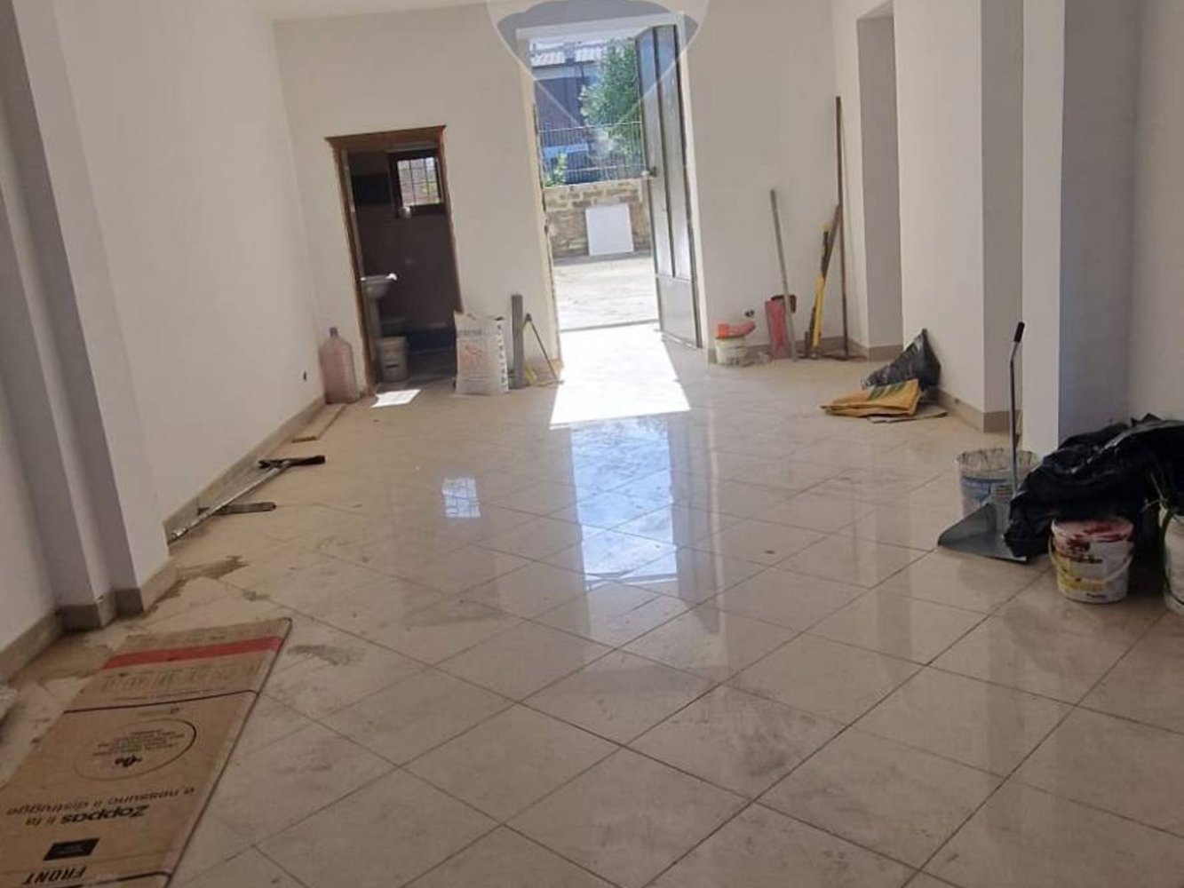 2 rooms Commercial property in Santi Cosma e Damiano, Italy No. 53338