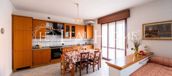 5 bedrooms Villa in Treviglio, Italy No. 264201 10