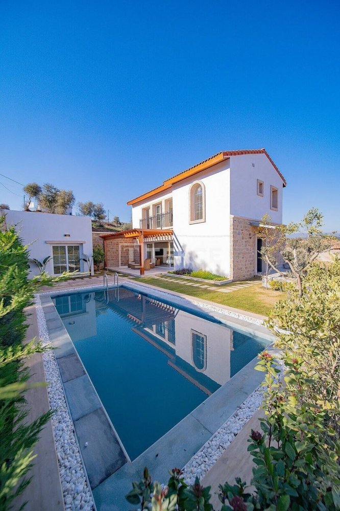 Villa de 3+1 en Milas, Turkey No. 38212