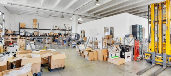 560m² Warehouse in Muggiò, Italy No. 338382 3