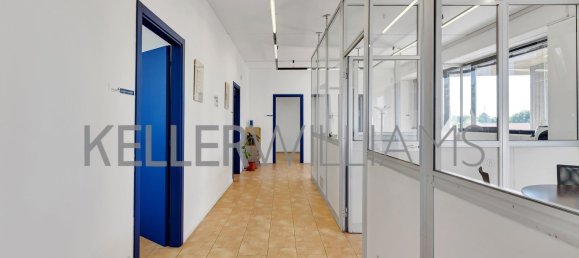 560m² Warehouse in Muggiò, Italy No. 338382 8