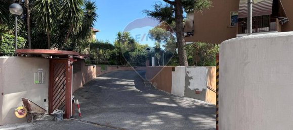 2 bedrooms Apartment in Rome, Italy No. 221049 3