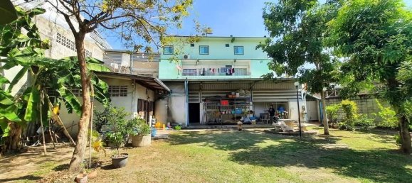 Шопхаус с 6 спальнями в Кхонкэн, Таиланд № 70331 11