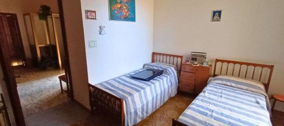 Квартира с 3 спальнями в Четраро, Италия № 332789 2