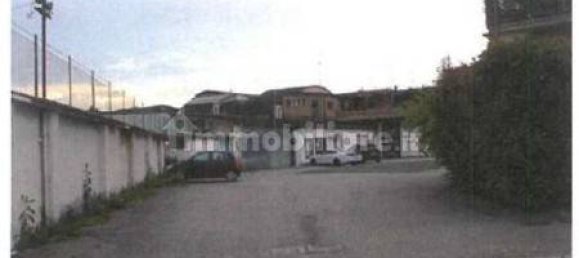 1 room Commercial property in Limbiate, Italy No. 339003 2