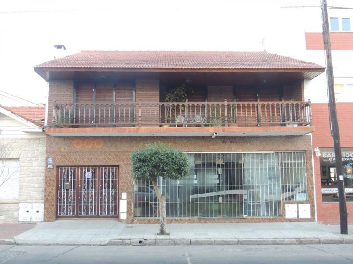 3 bedrooms House in Mar del Plata, Argentina No. 71734