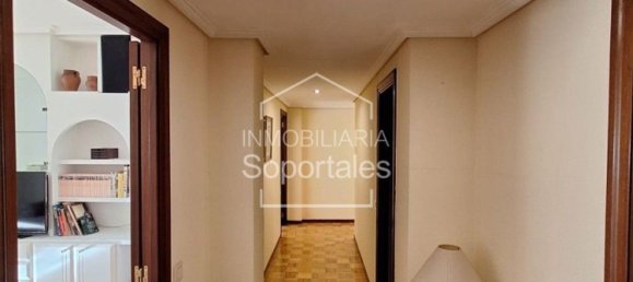 3 bedrooms Apartment in Logrono, Spain No. 154866 8