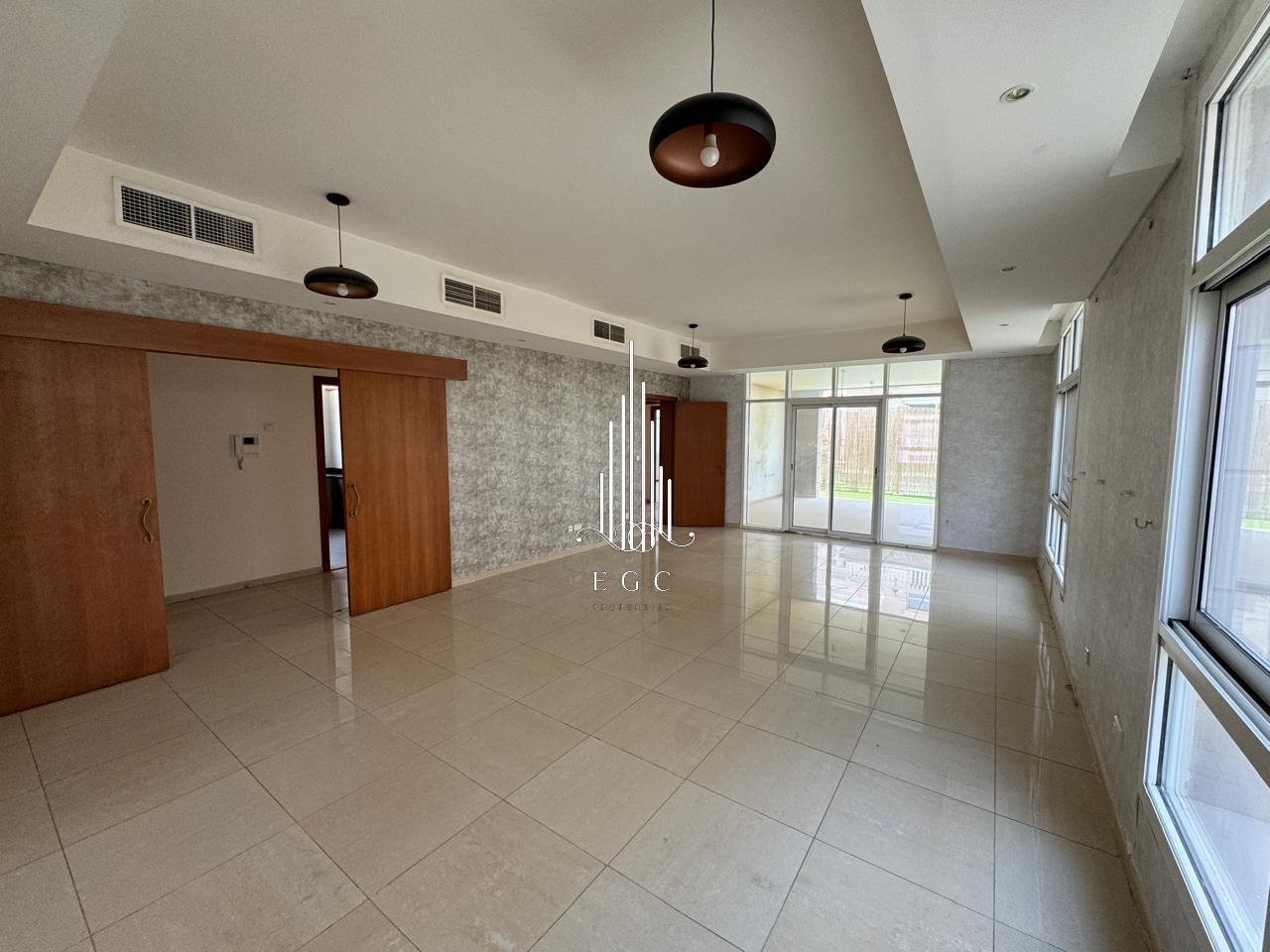 4 bedrooms Villa in Khalifa City, UAE No. 37648