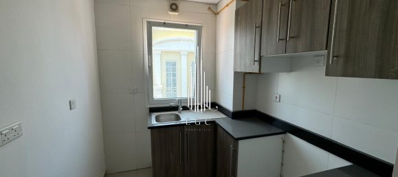 4 bedrooms Villa in Khalifa City, UAE No. 37648 10