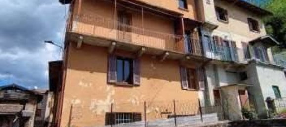 2 bedrooms House in Valganna, Italy No. 185775 14