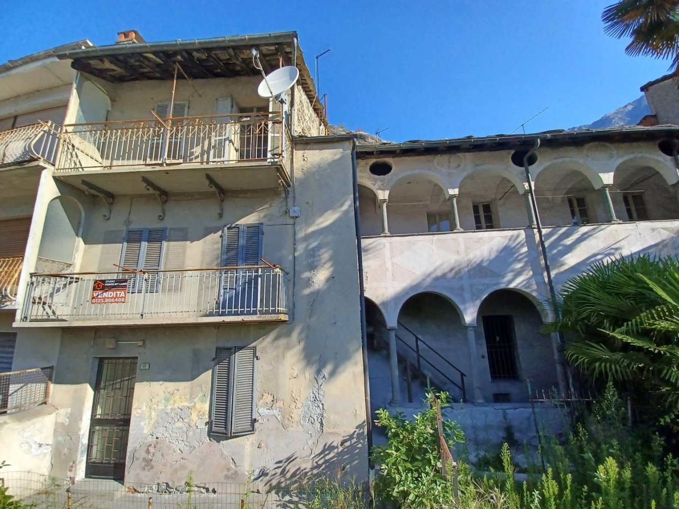 7 rooms Apartment in Donnas, Italy No. 277836