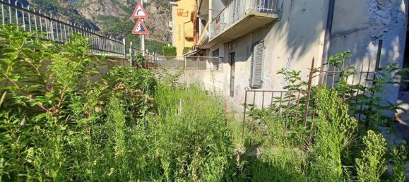7 rooms Apartment in Donnas, Italy No. 277836 4