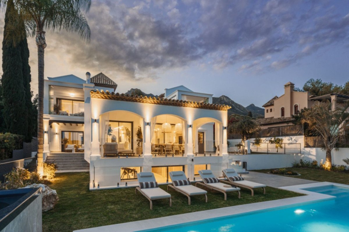 Villa de 5 dormitorios en Marbella, Spain No. 286531