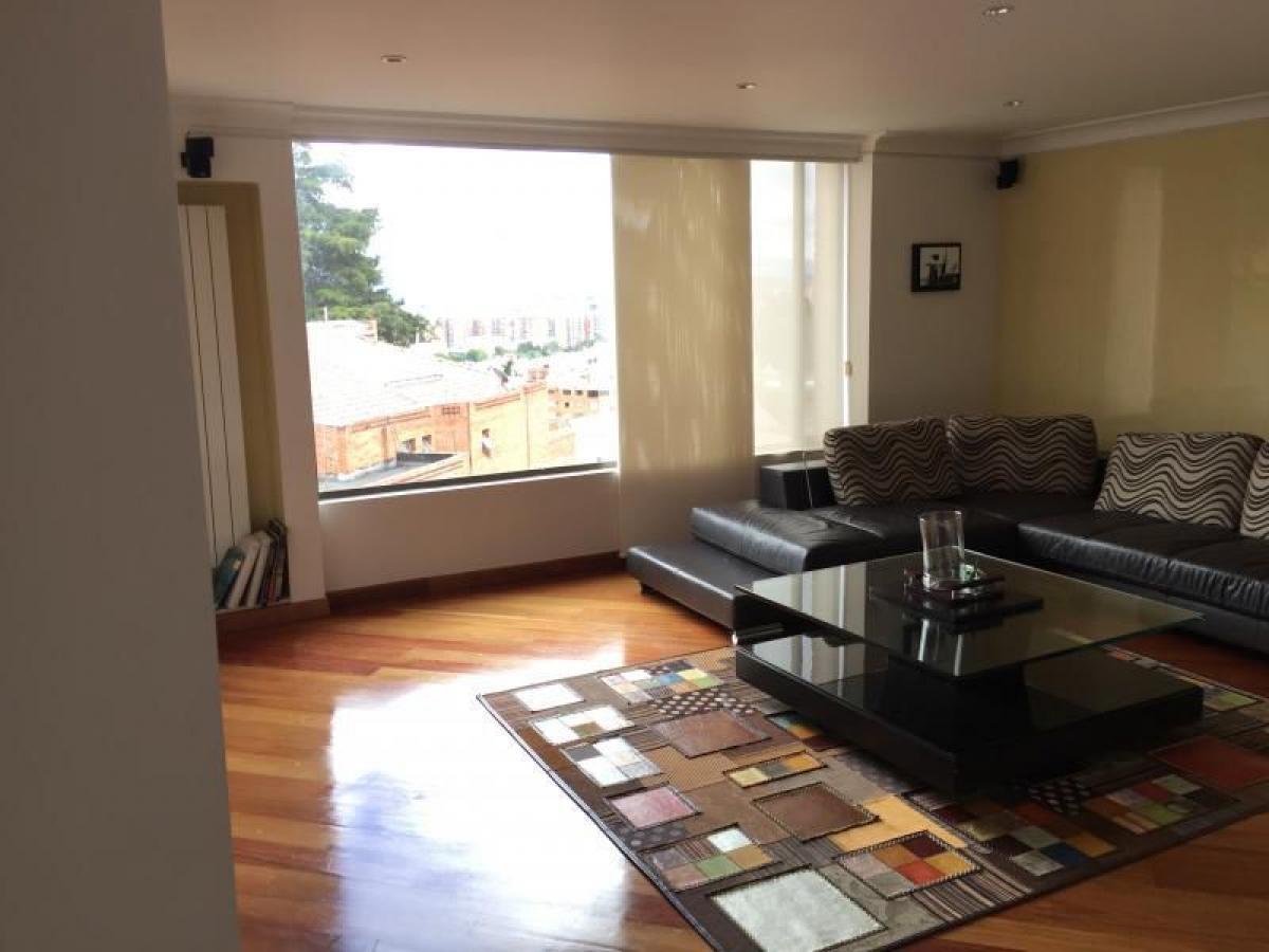 4 bedrooms House in Bogota, Colombia No. 14171