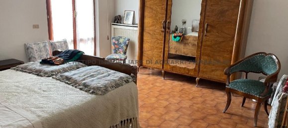 Дом с 8 комнатами в Гроттаммаре, Италия № 117677 17