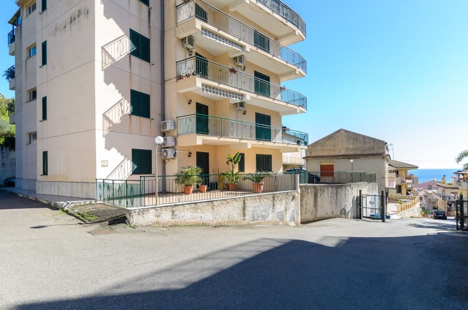 3-Zimmer Wohnung in Santa Teresa di Riva, Italy, Nr. 122397