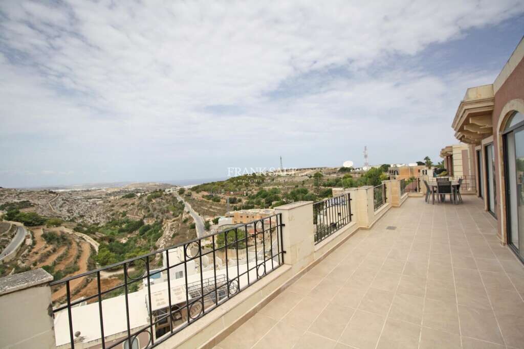 Penthouse T3 em Swieqi, Malta N.º 8696