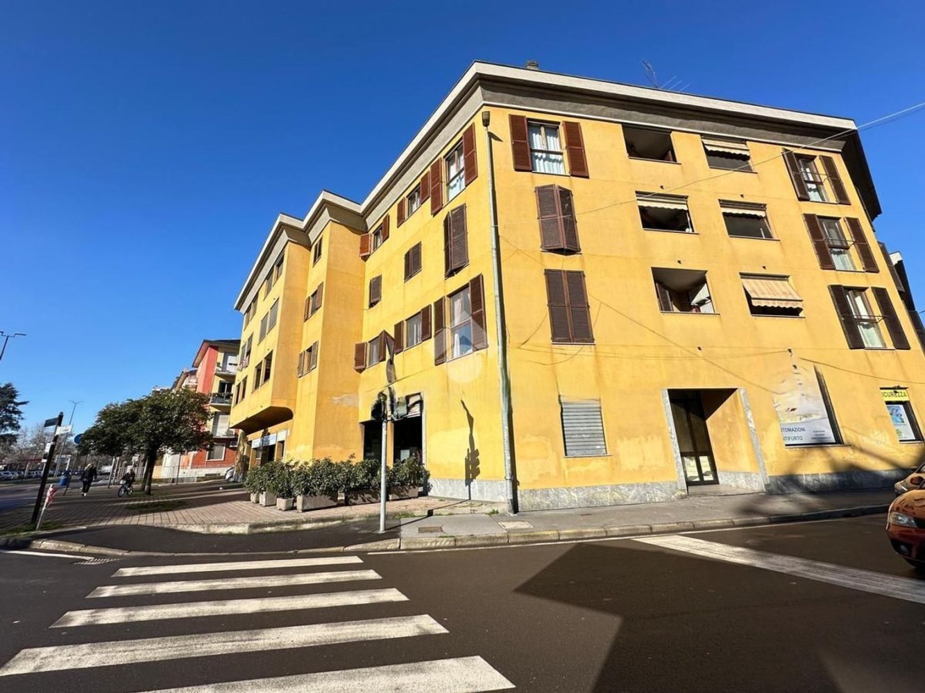 Коммерческая недвижимость 61м² в Корсико, Италия № 238557