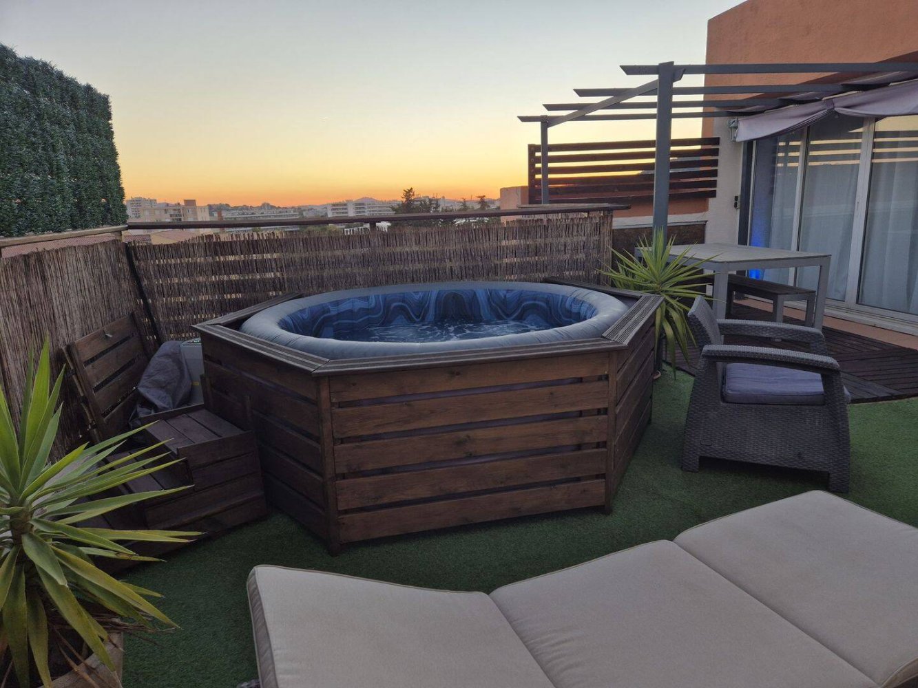 4 غرف نوم منزل ذو طابقين في La Valette-du-Var, France رقم 331474