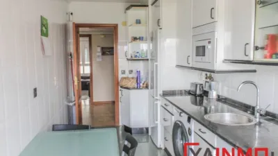 3 bedrooms Apartment in Vitoria-Gasteiz, Spain No. 145063