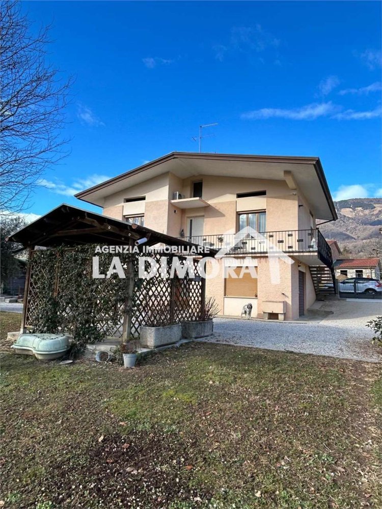 9 rooms House in Valdobbiadene, Italy No. 214237