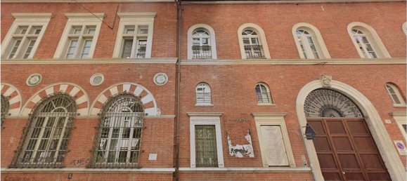 5 rooms Apartment in Turin, Italy No. 10354 5