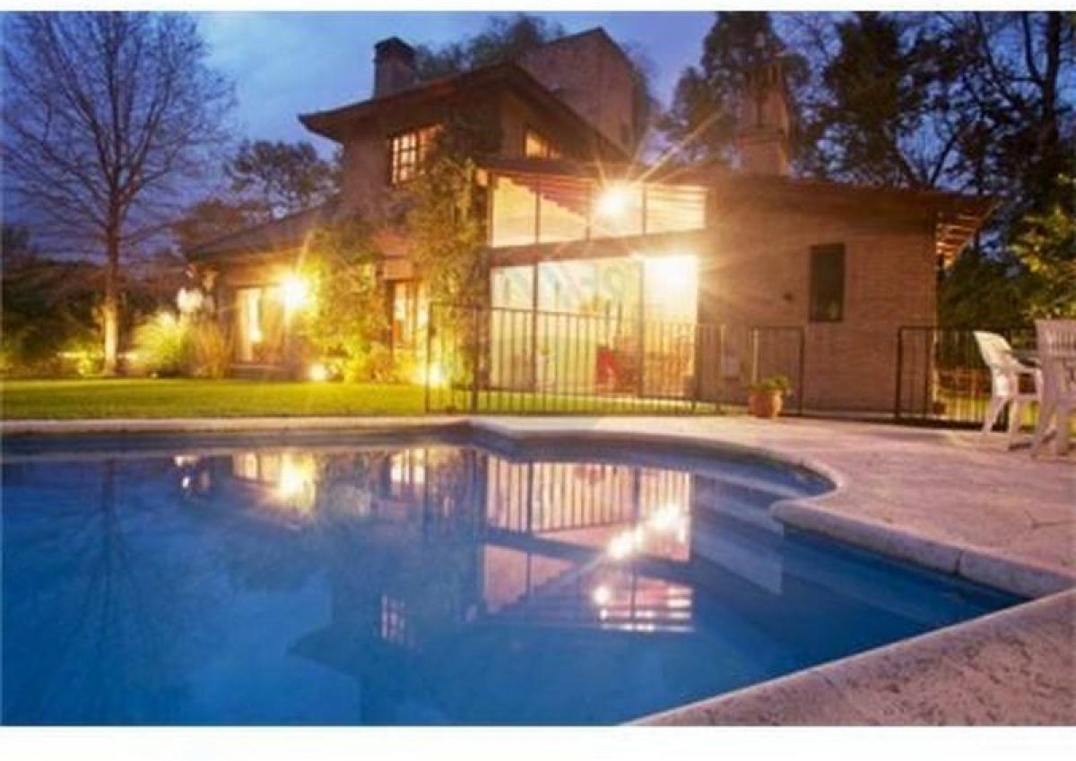 4 bedrooms House in Pilar, Argentina No. 6752